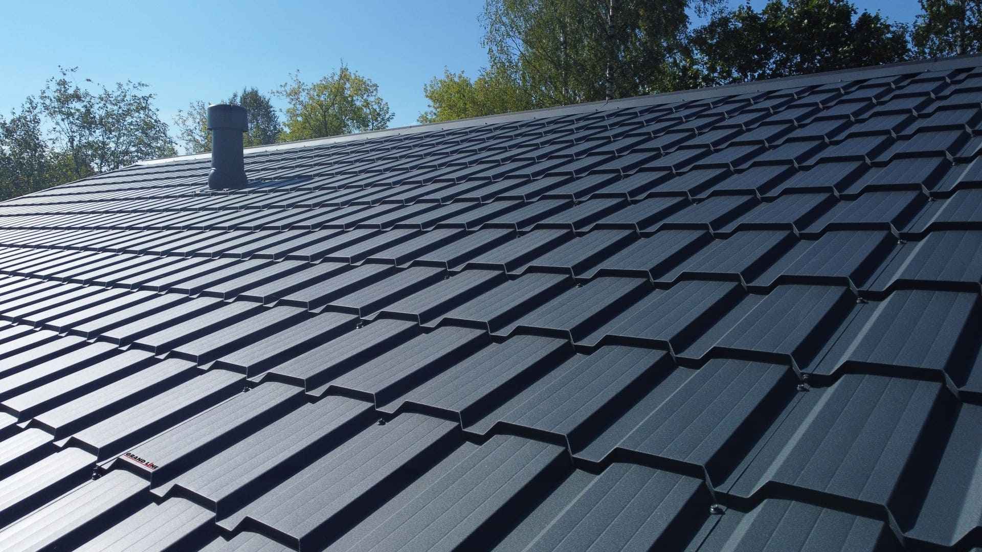 Металлическая черепица Квадро Профи для коммерческих зданий